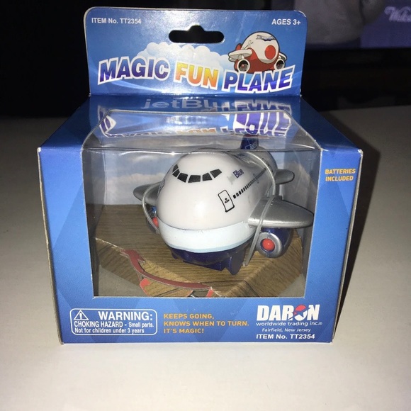 JetBlue Magic Fun Plane Moving Toy Daron Airplane Kids Gift Collect Vacation - Picture 5 of 7